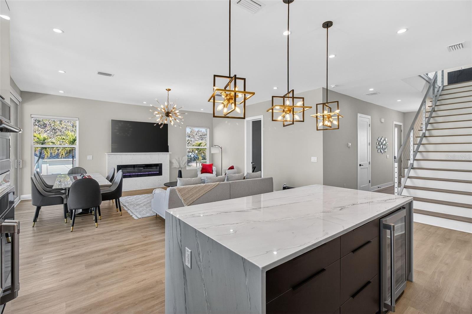 301 79TH ST S, ST PETERSBURG, FL, 33707