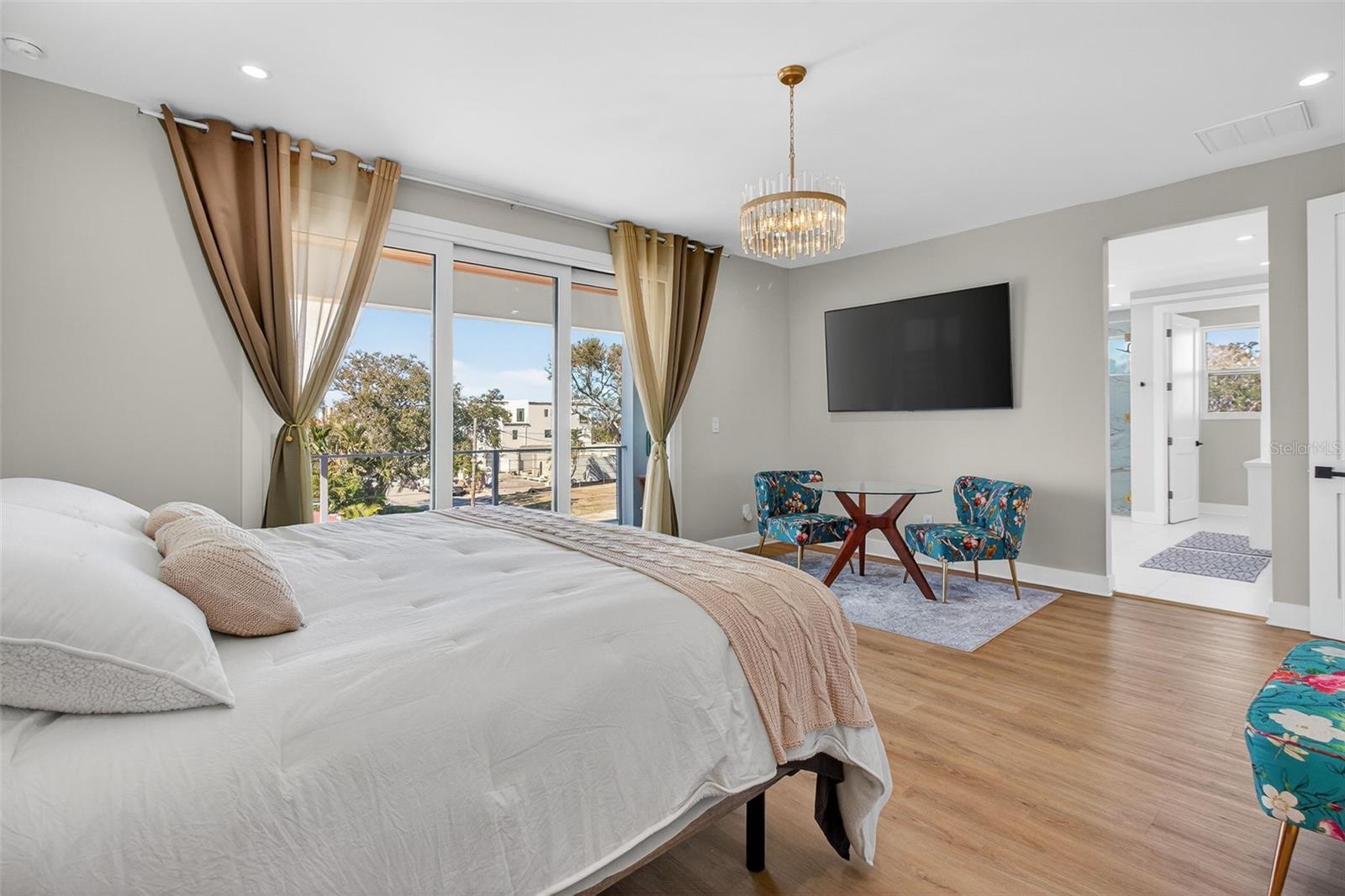 301 79TH ST S, ST PETERSBURG, FL, 33707