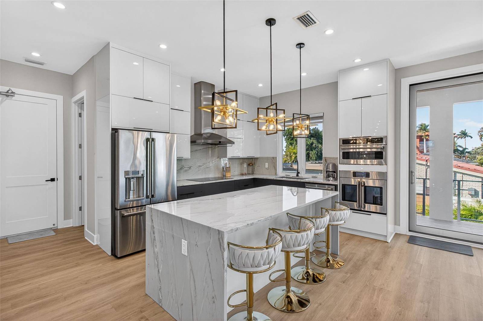 301 79TH ST S, ST PETERSBURG, FL, 33707