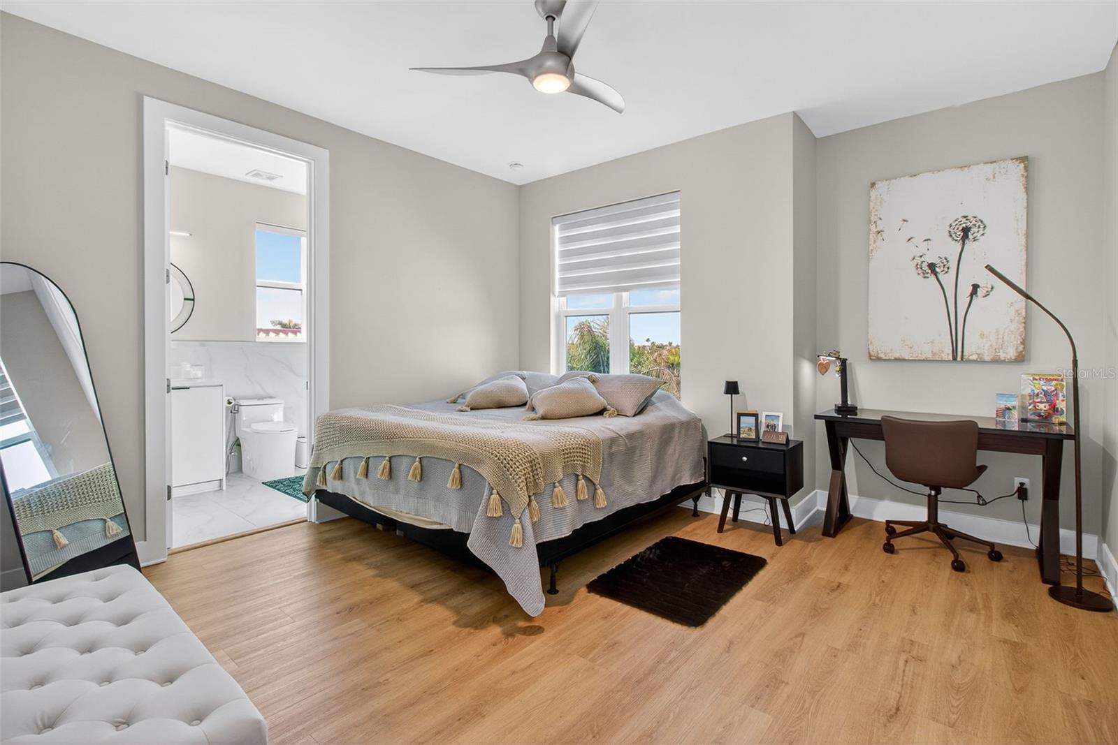 301 79TH ST S, ST PETERSBURG, FL, 33707