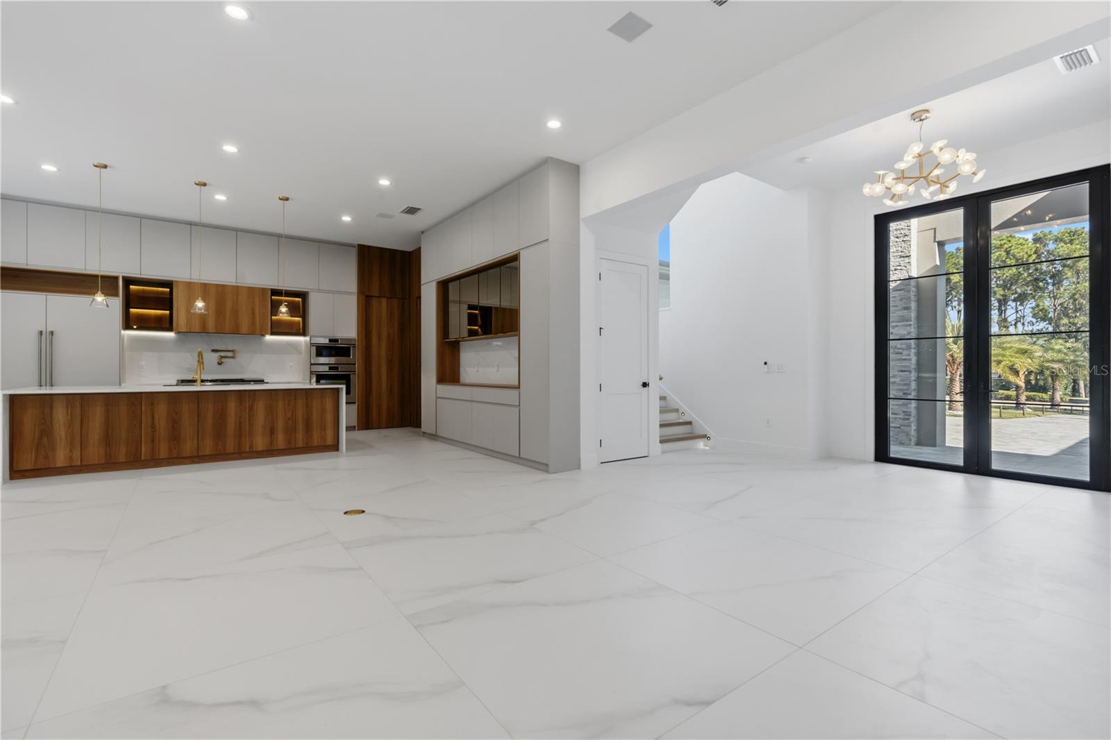 O6376484 Property Photo