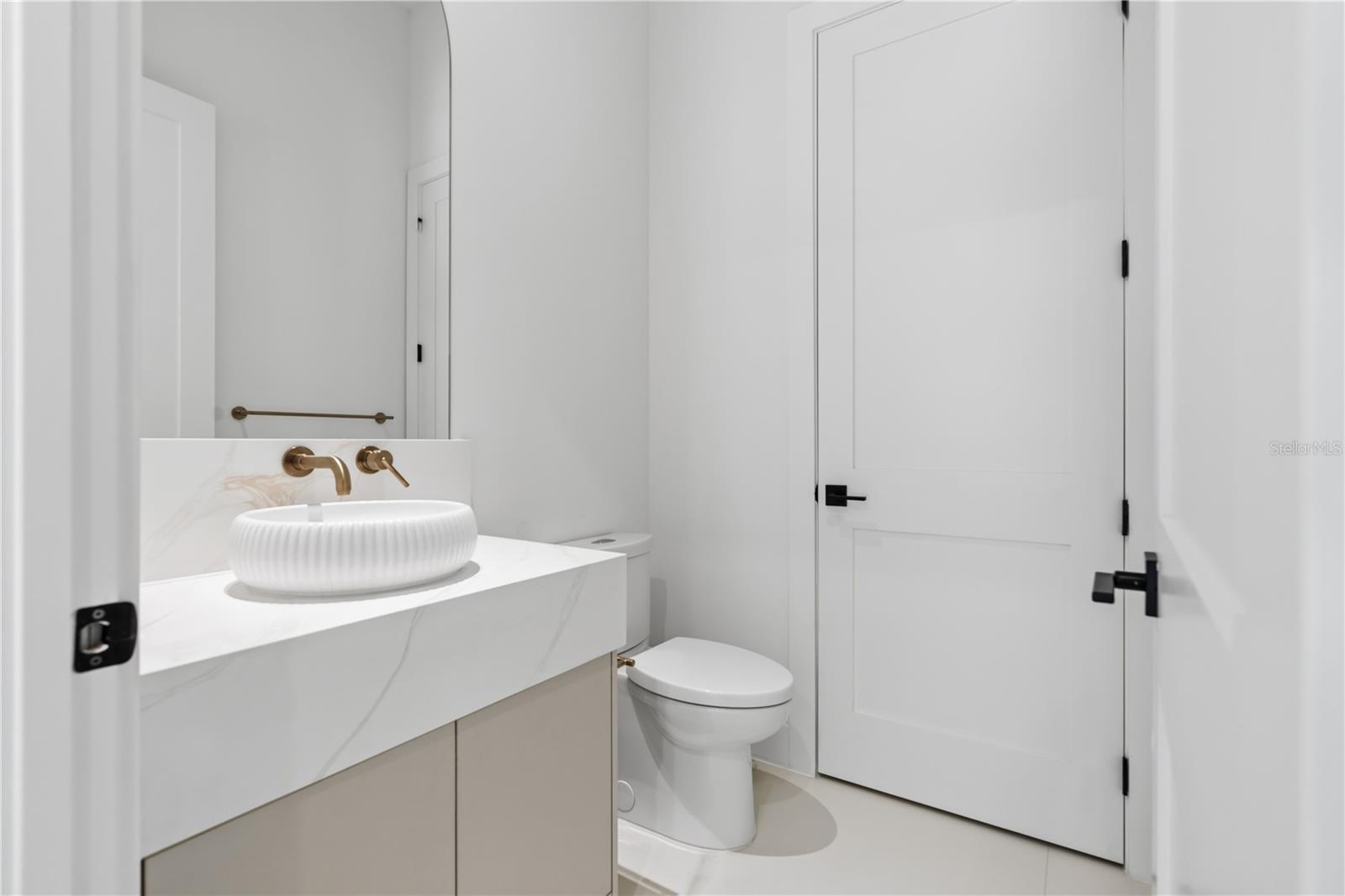 O6376484 Property Photo