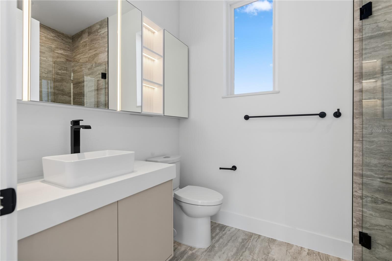 O6376484 Property Photo