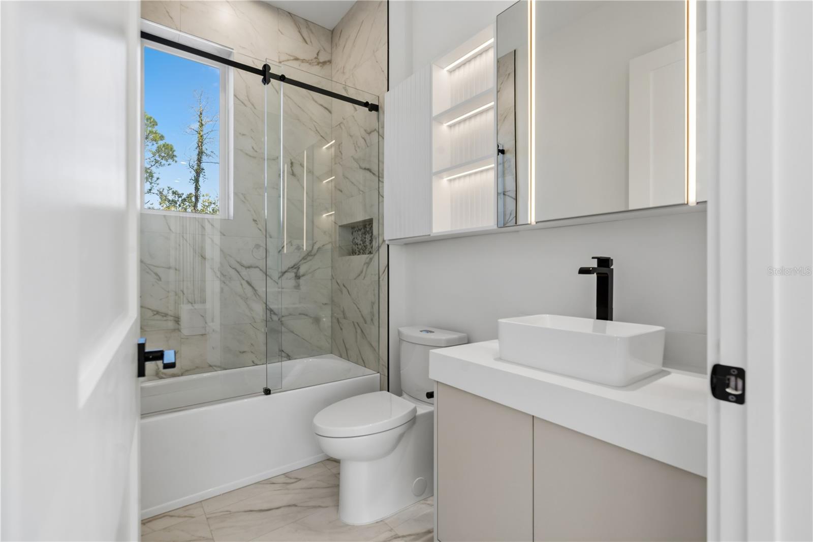 O6376484 Property Photo