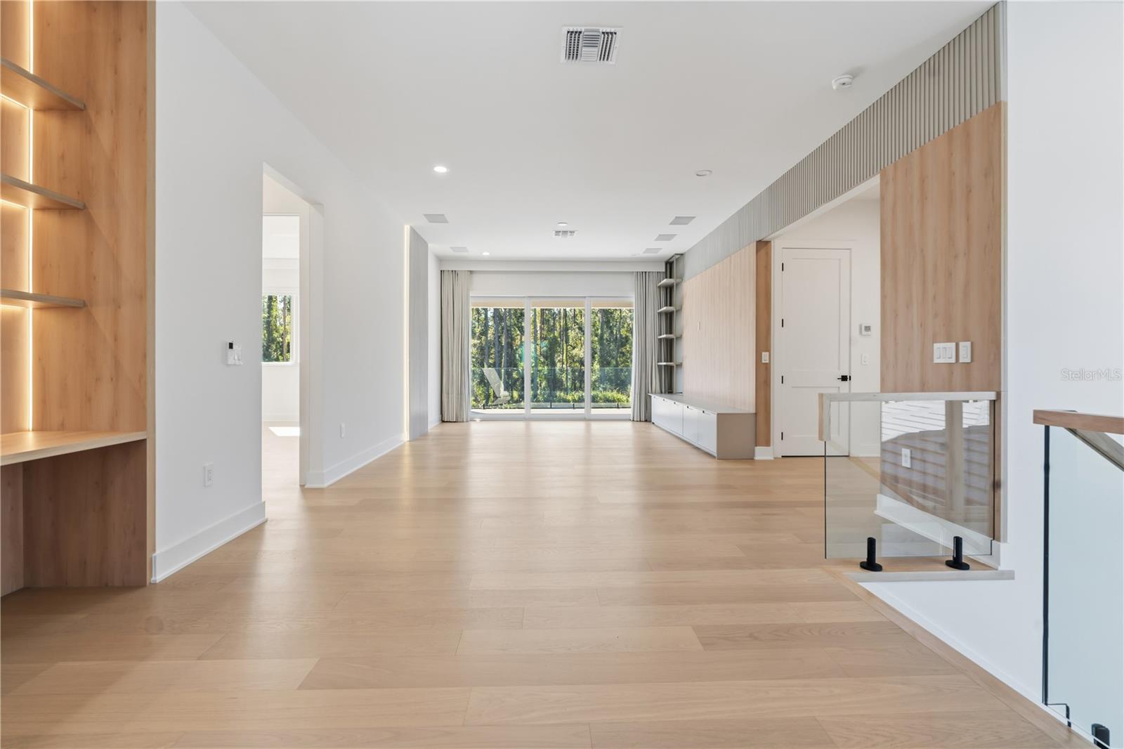 O6376484 Property Photo