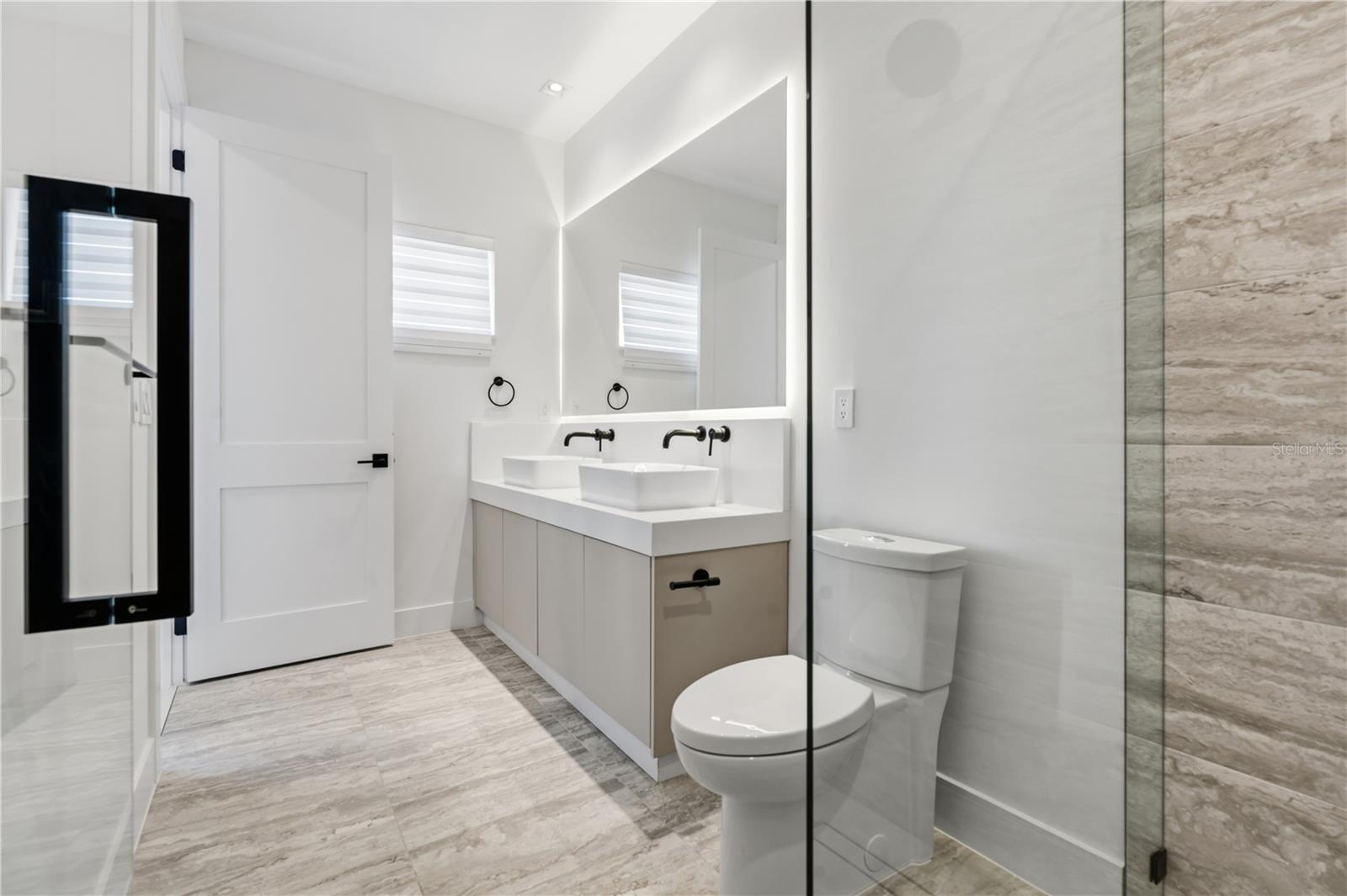 O6376484 Property Photo