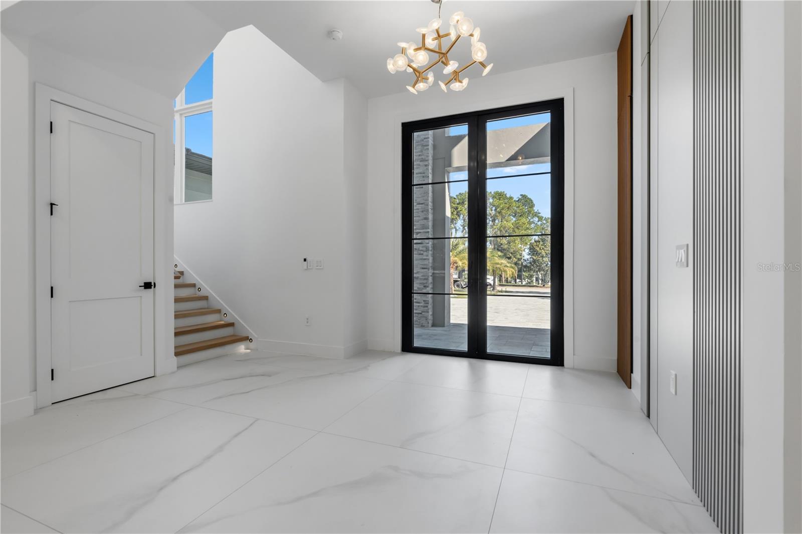 O6376484 Property Photo