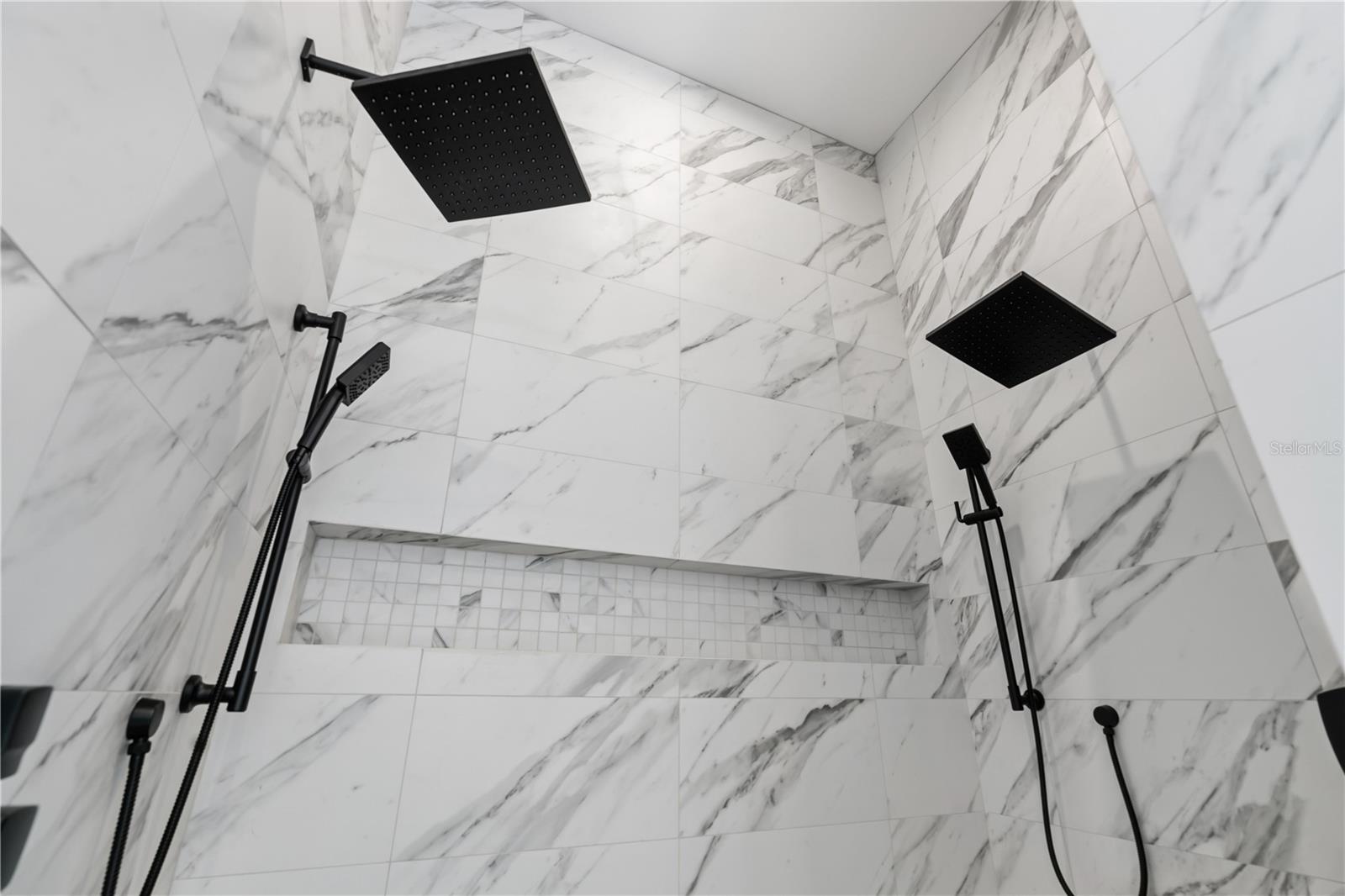 O6376484 Property Photo