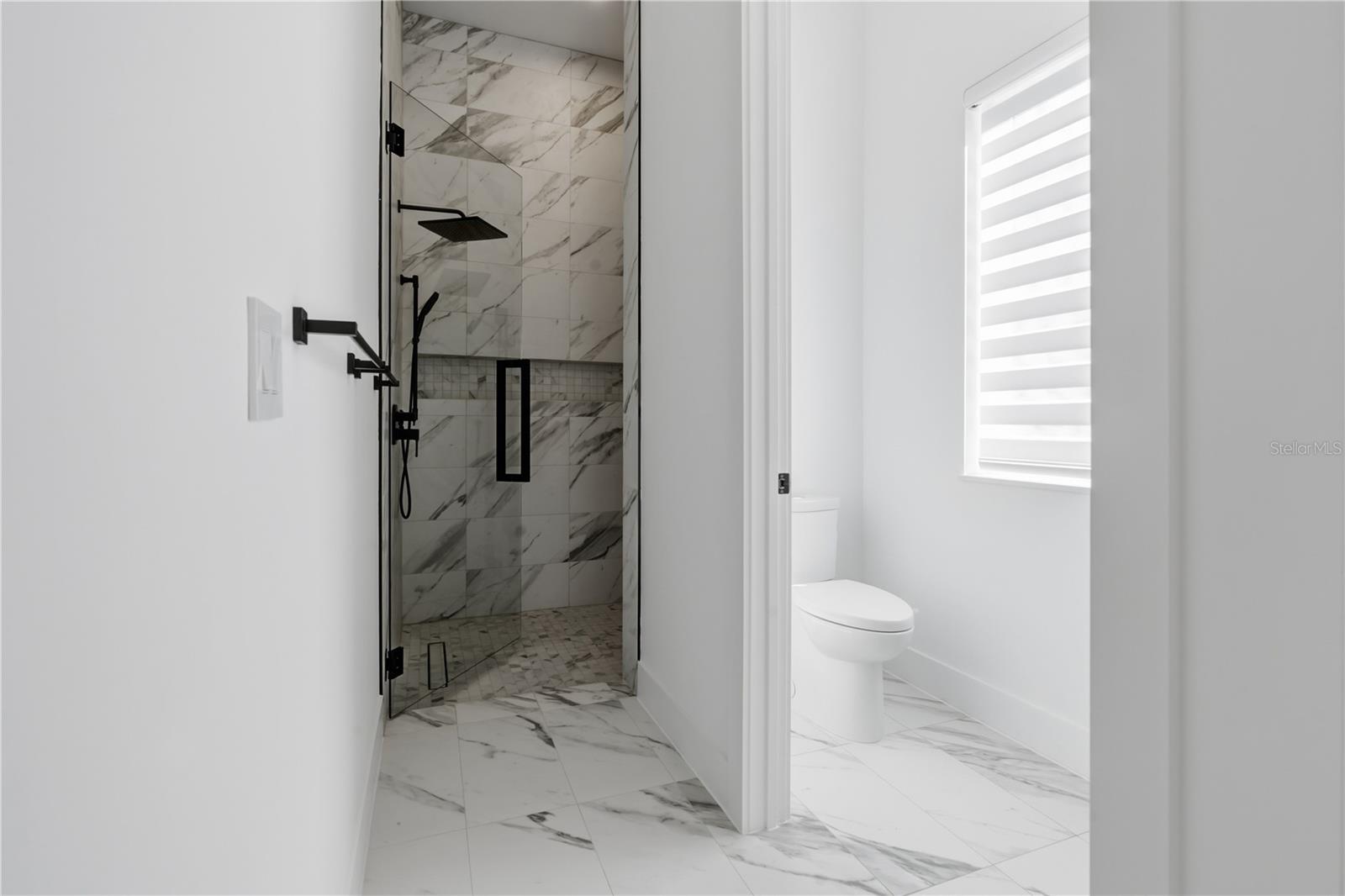 O6376484 Property Photo