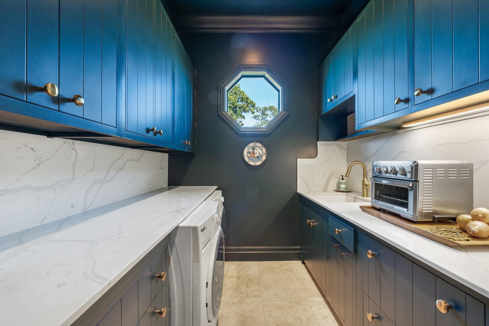 D6145790 Property Photo