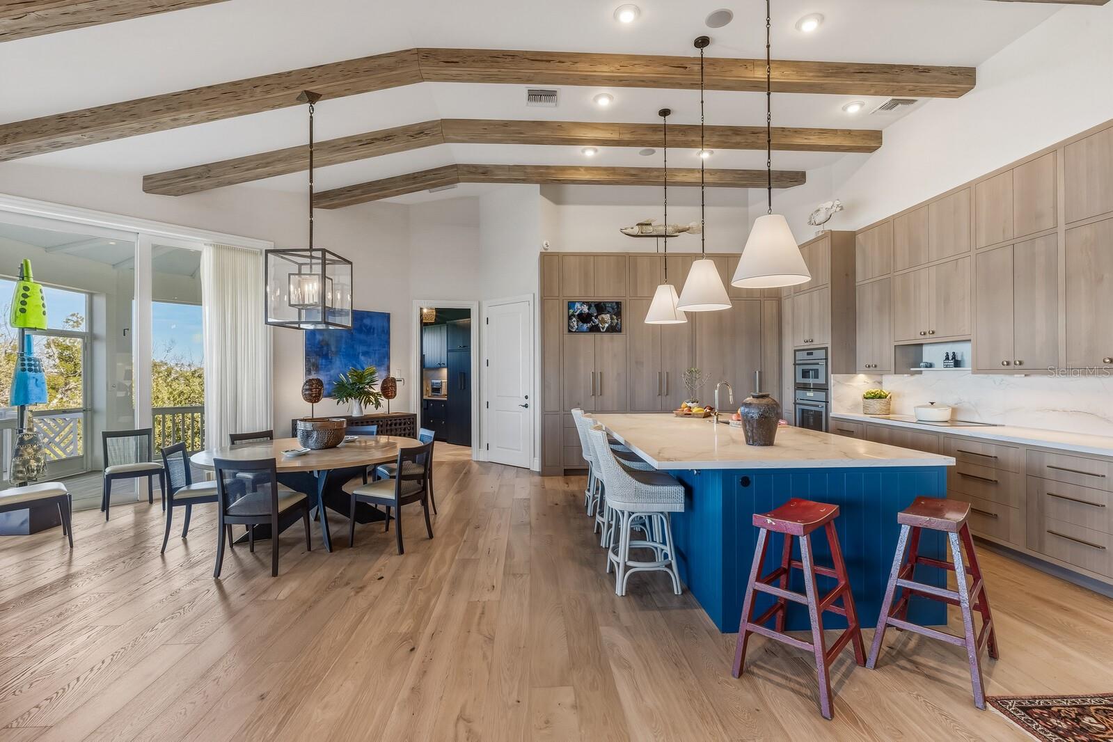 D6145790 Property Photo