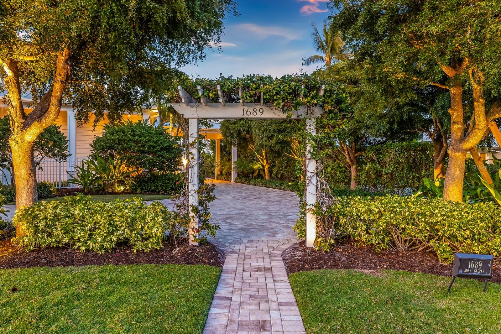 D6145790 Property Photo