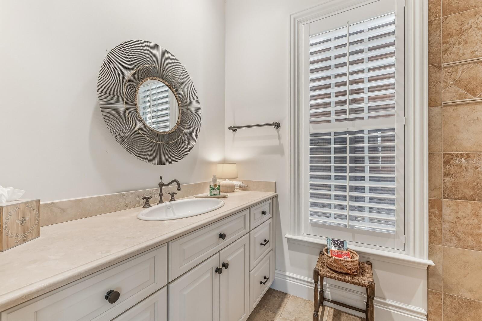 D6145790 Property Photo