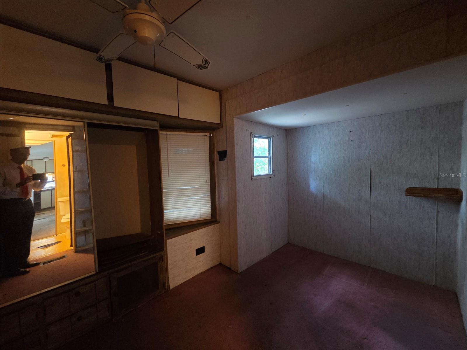 TB8468393 Property Photo