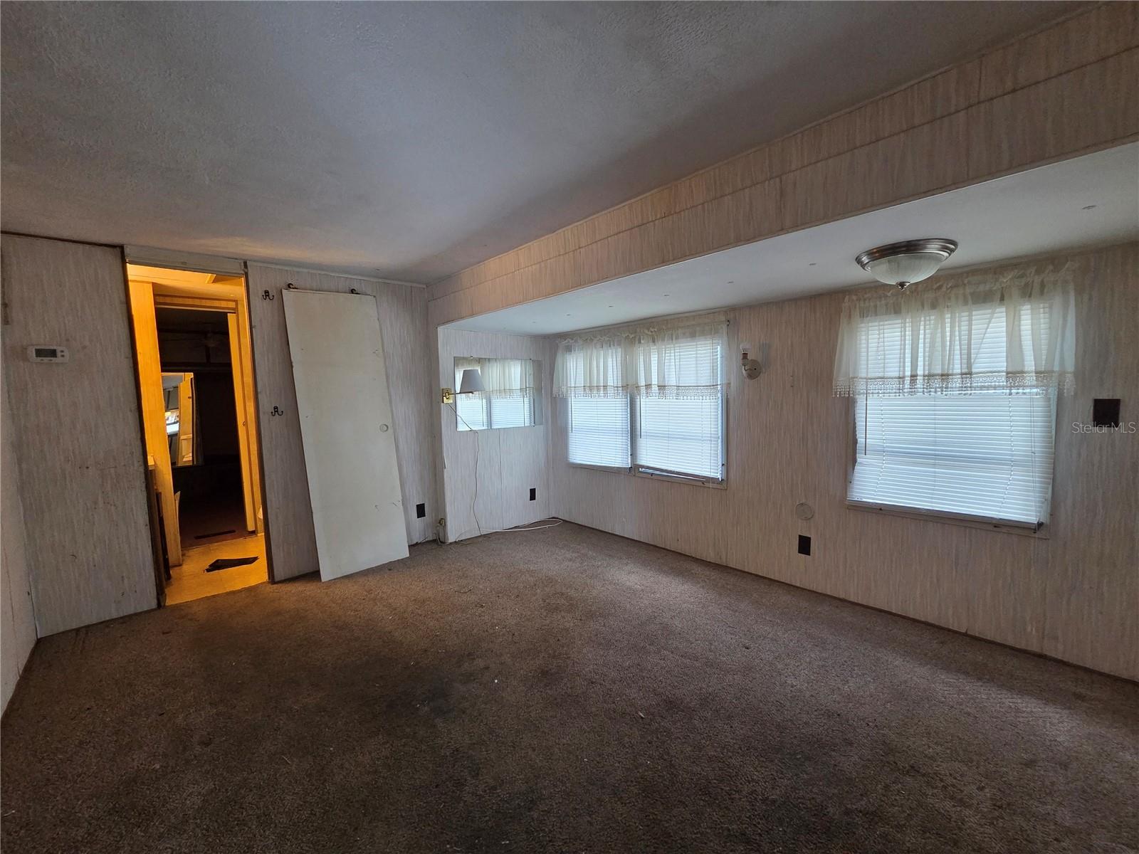 TB8468393 Property Photo