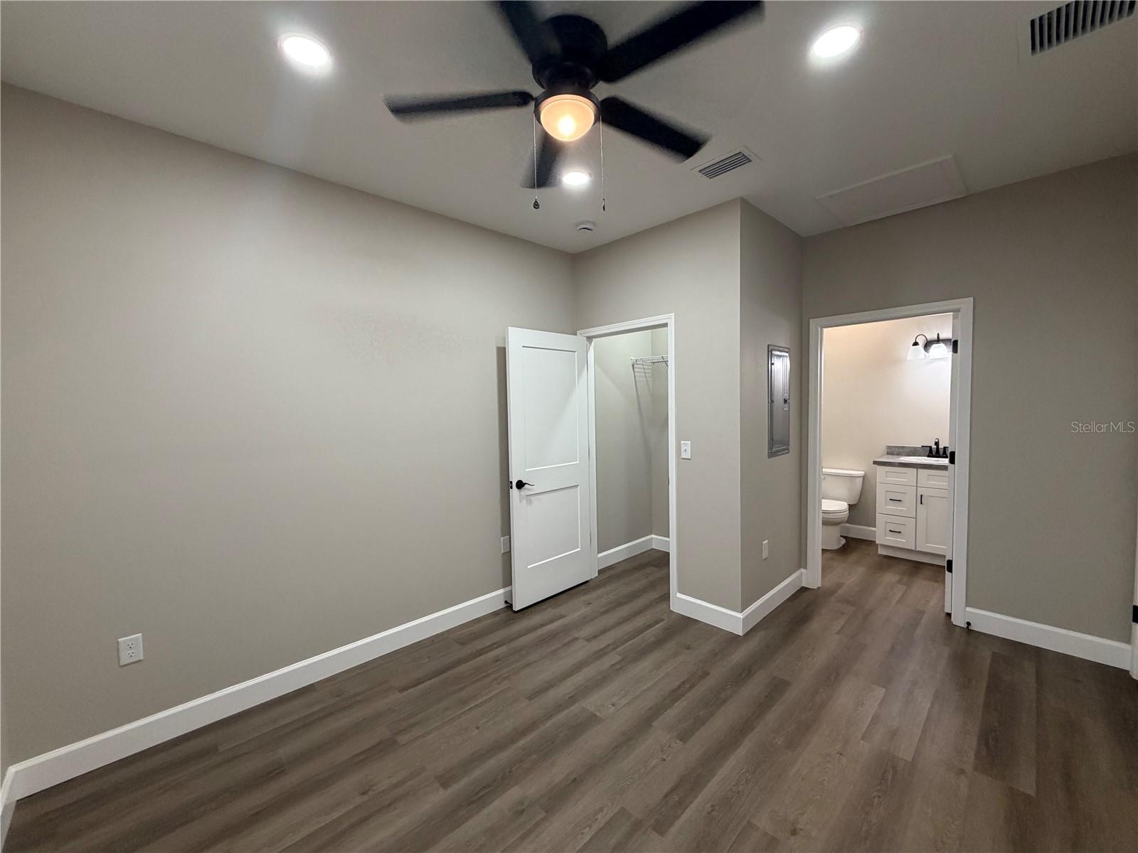 1418 SE MAGNOLIA LOOP #102, LAKE CITY, FL, 32025