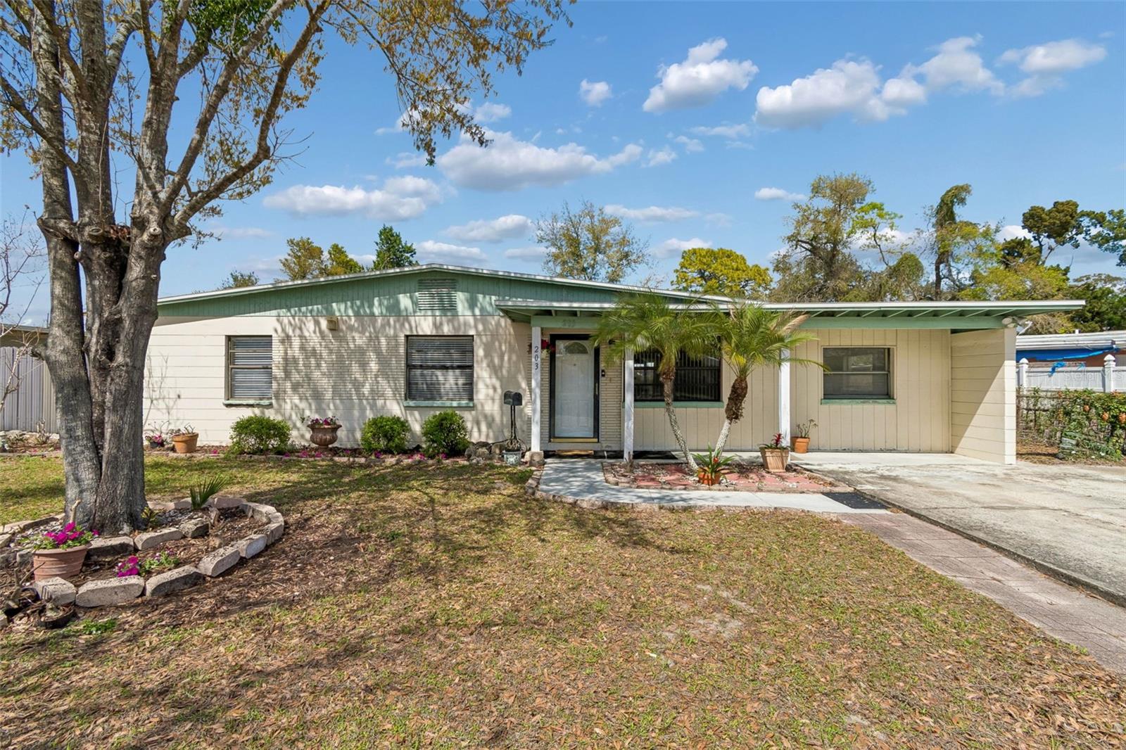203 W LINEBAUGH AVE, TAMPA, FL, 33612