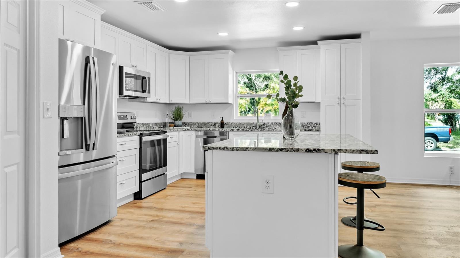 4694 YARMOUTH AVE S, ST PETERSBURG, FL, 33711