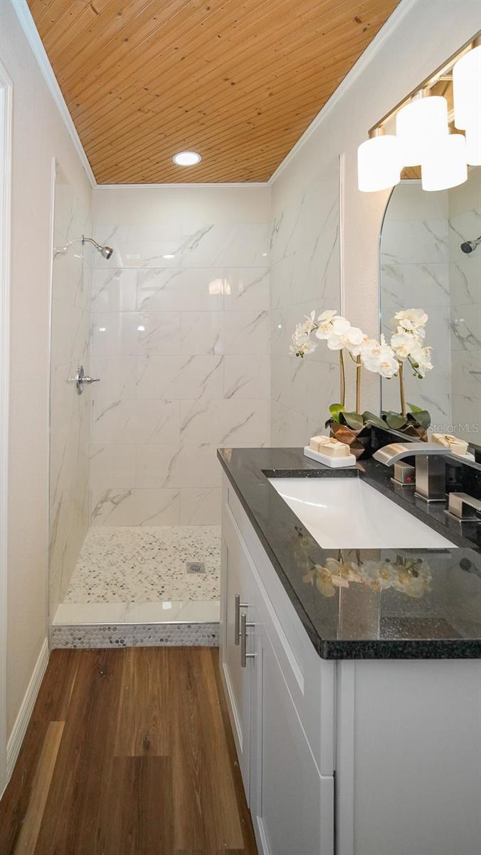 110 92ND AVE NE, ST PETERSBURG, FL, 33702