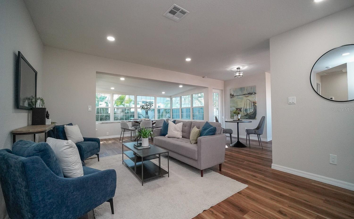 110 92ND AVE NE, ST PETERSBURG, FL, 33702