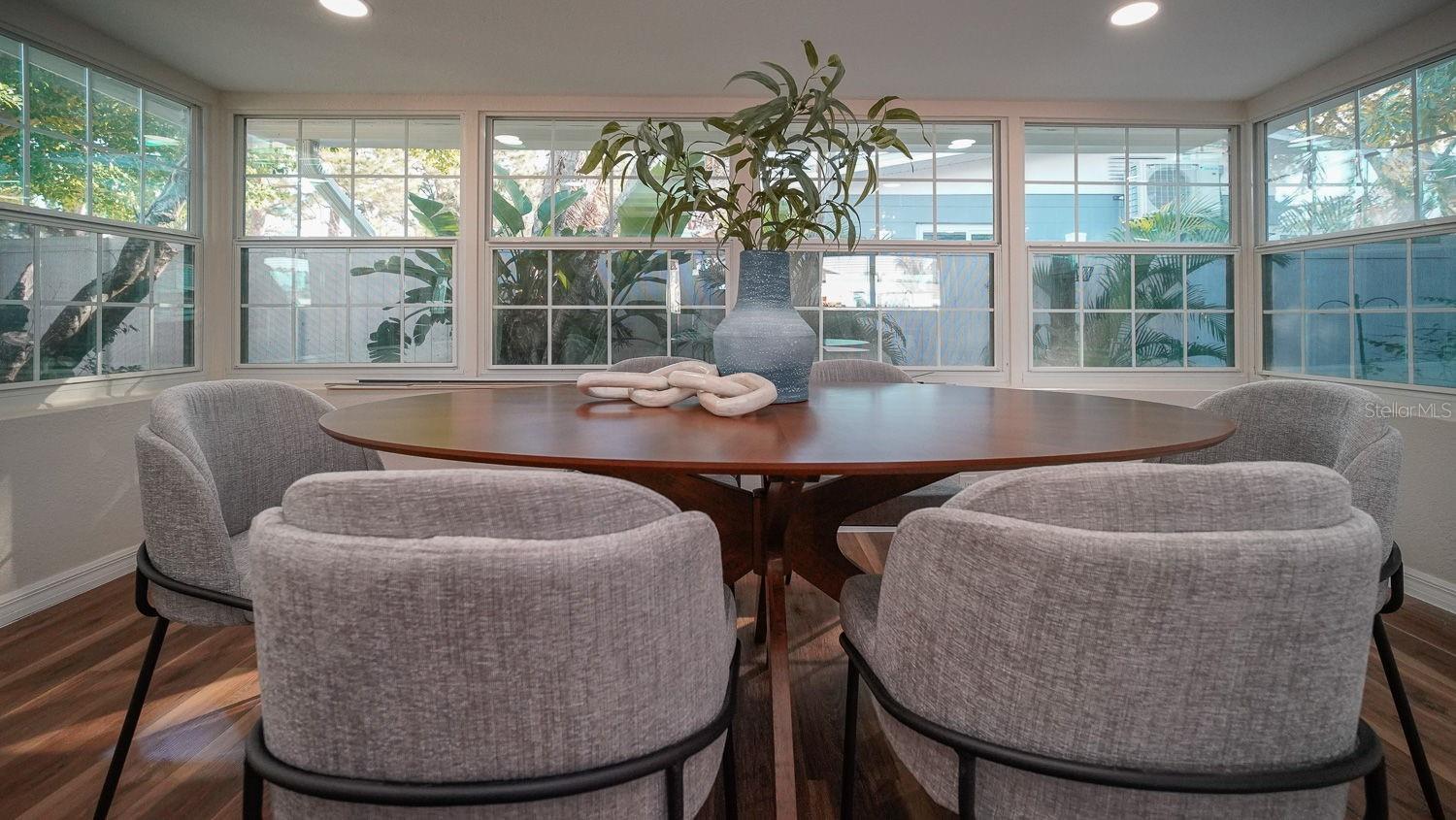 110 92ND AVE NE, ST PETERSBURG, FL, 33702