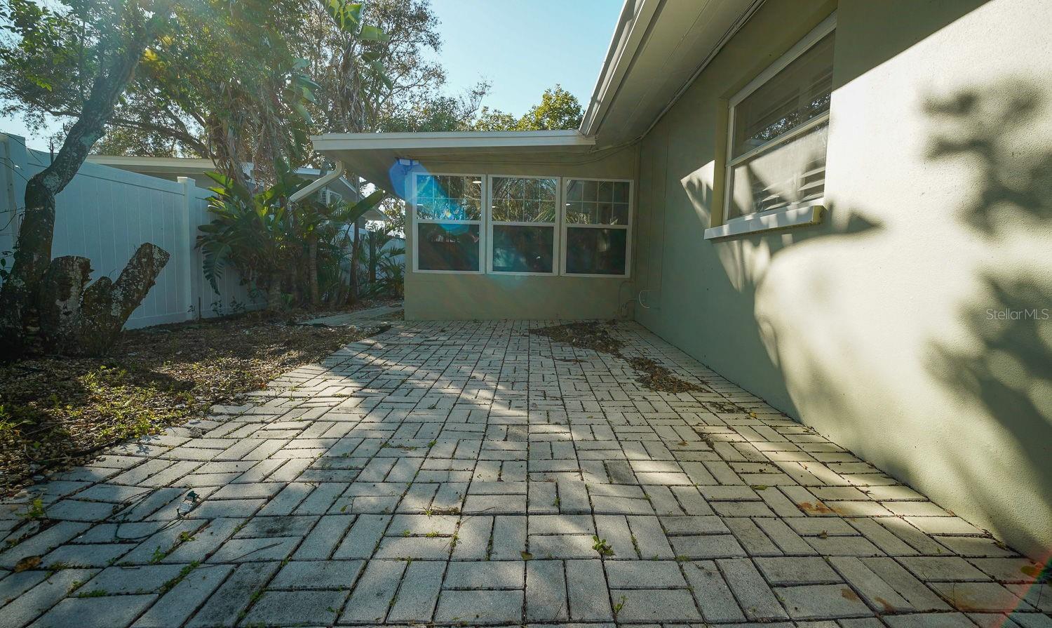 110 92ND AVE NE, ST PETERSBURG, FL, 33702