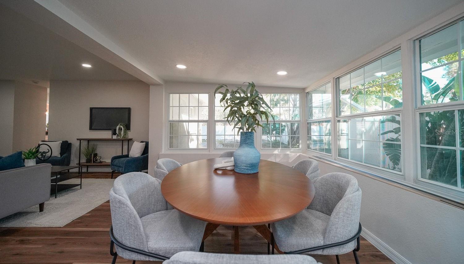 110 92ND AVE NE, ST PETERSBURG, FL, 33702