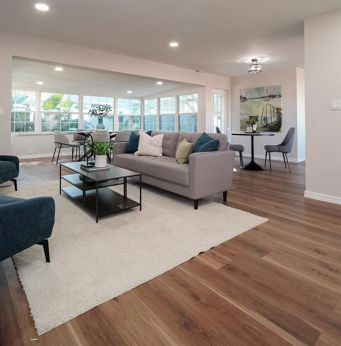 110 92ND AVE NE, ST PETERSBURG, FL, 33702