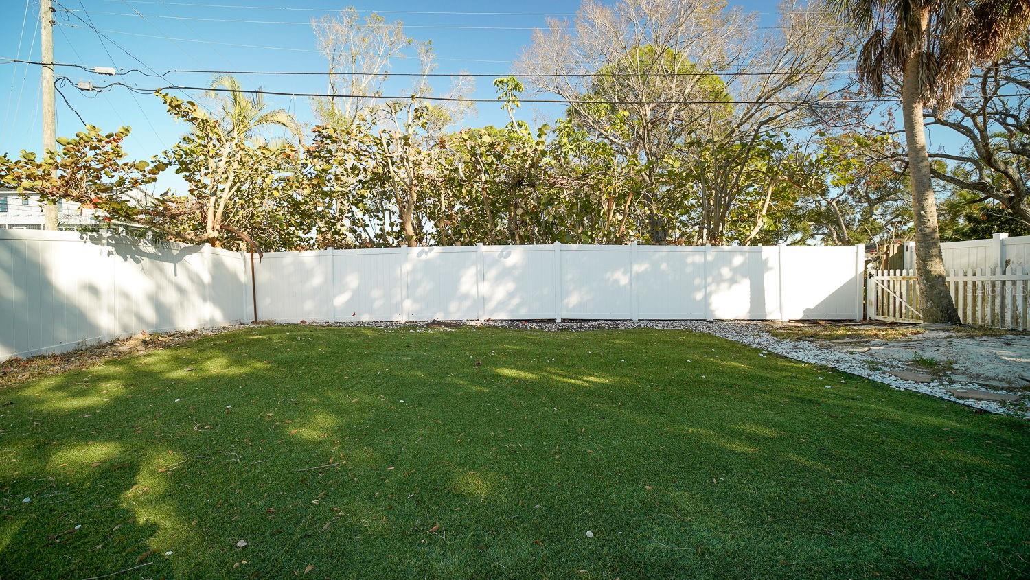 110 92ND AVE NE, ST PETERSBURG, FL, 33702