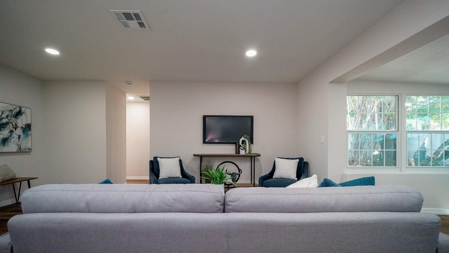 110 92ND AVE NE, ST PETERSBURG, FL, 33702