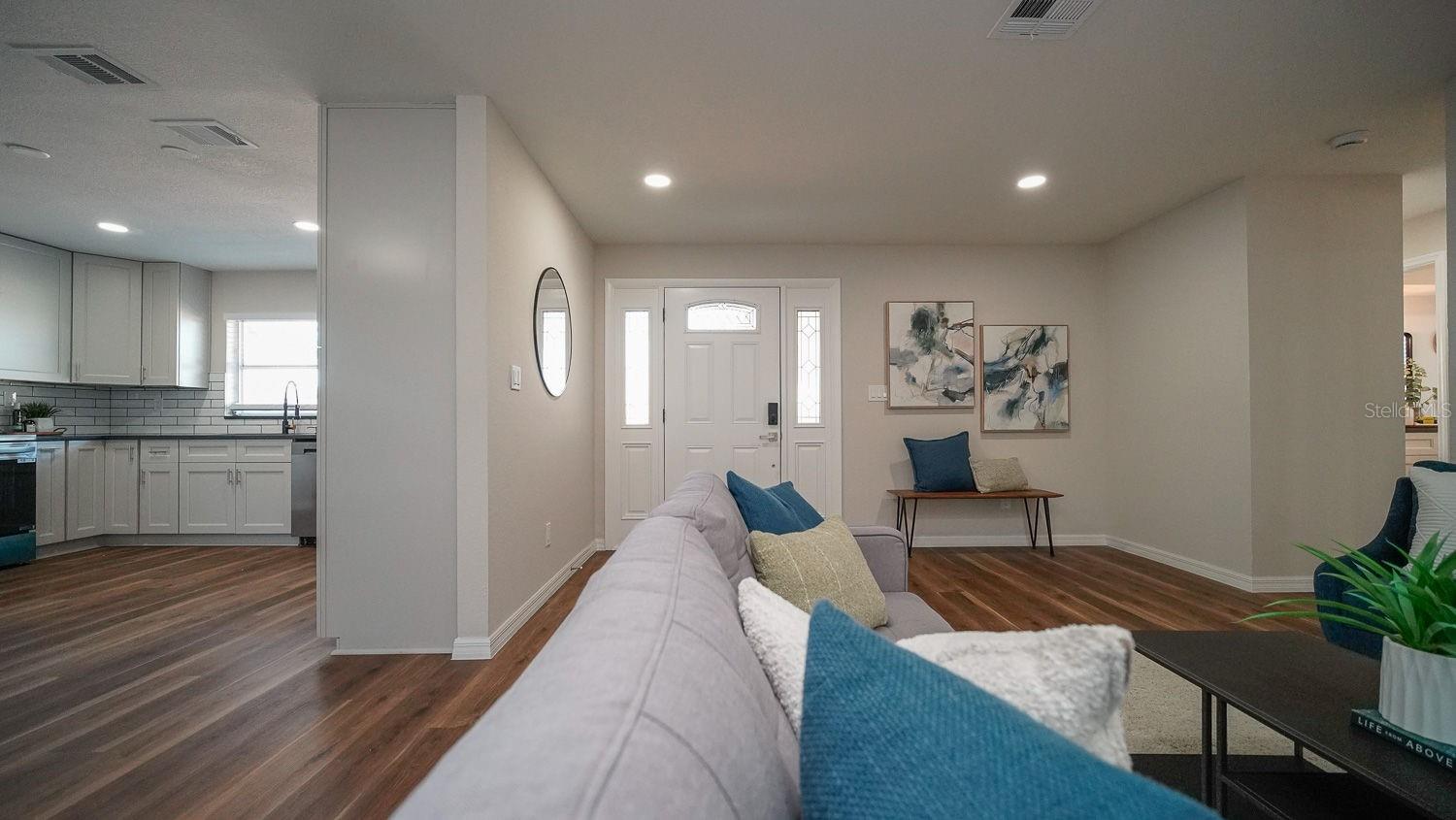 110 92ND AVE NE, ST PETERSBURG, FL, 33702