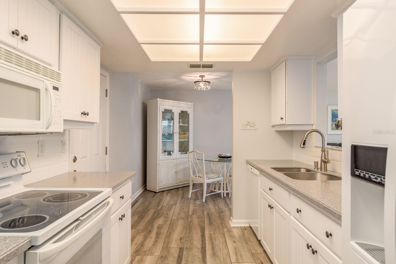 409 STIRLING TER, DUNEDIN, FL, 34698