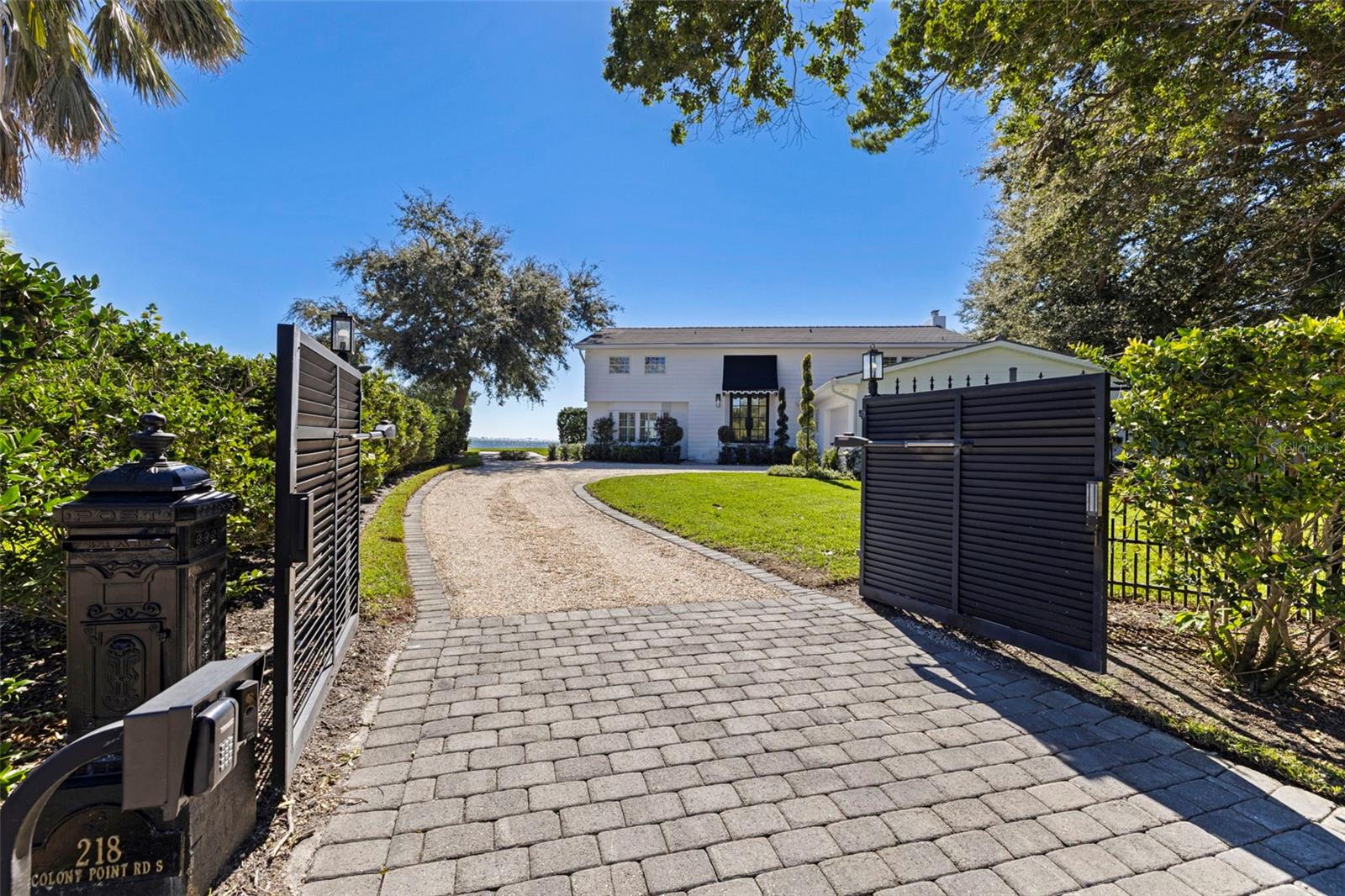 TB8468622 Property Photo