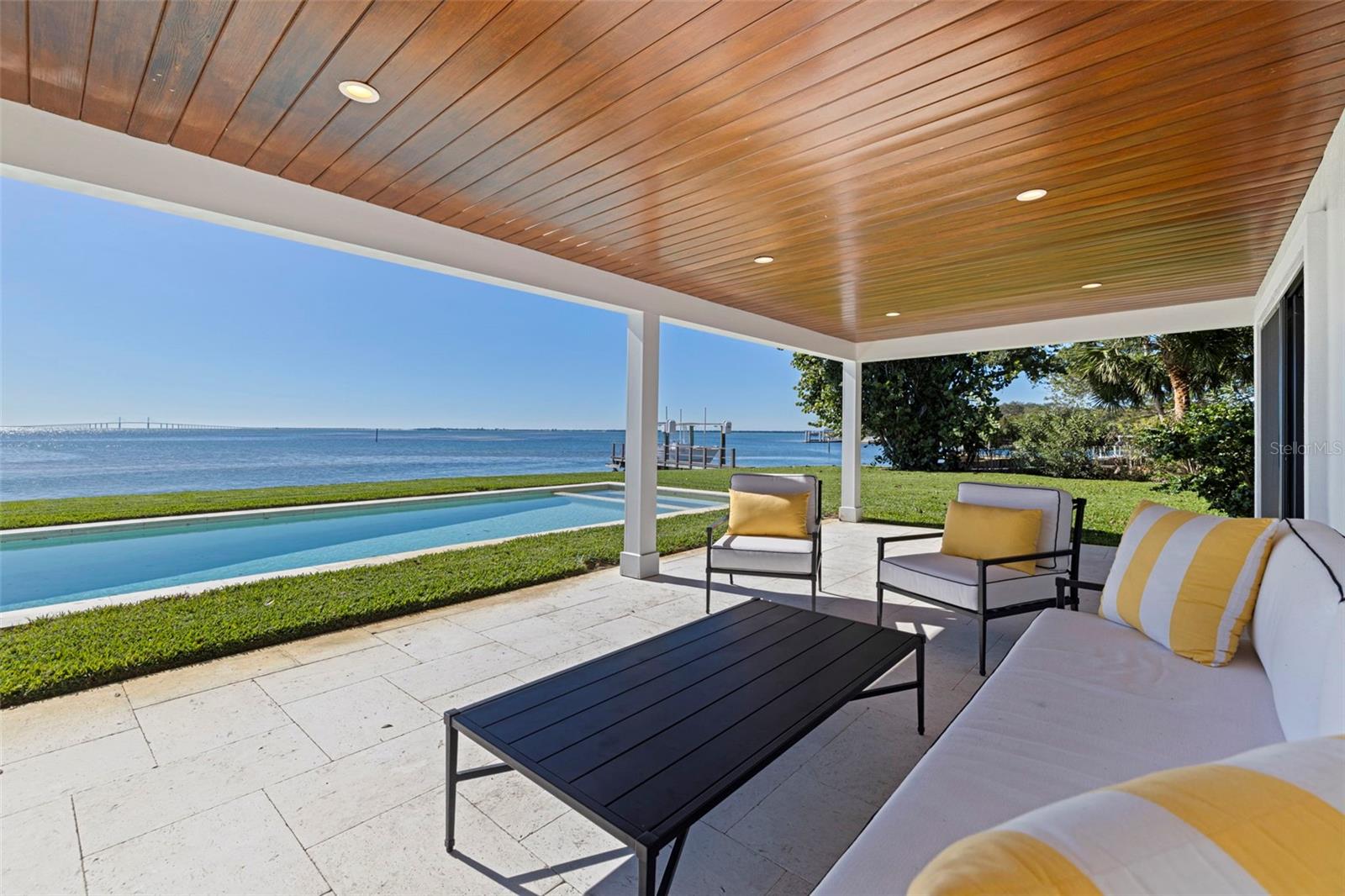 TB8468622 Property Photo