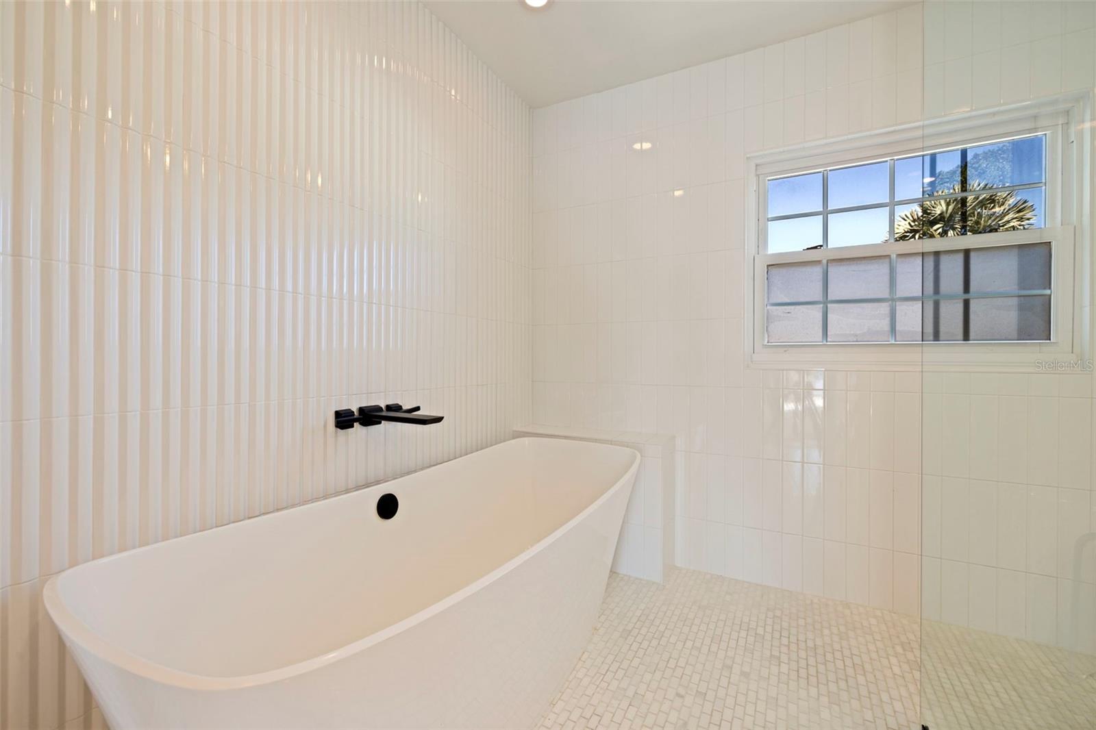 TB8468622 Property Photo