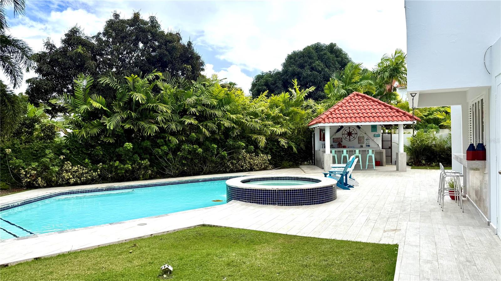 PR9118783 Property Photo