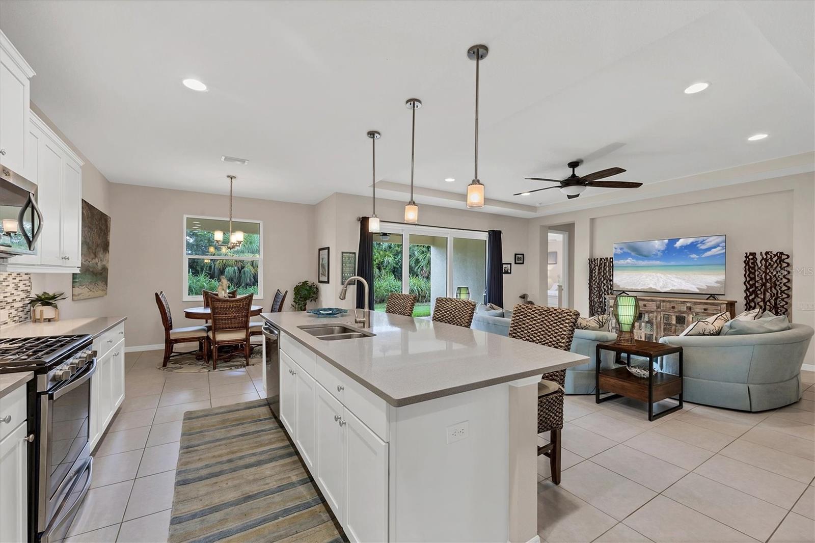 1038 BUTTERCUP GLN, BRADENTON, FL, 34212