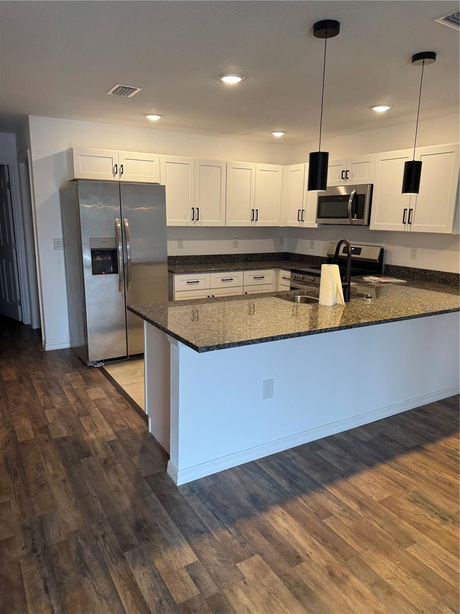 413 W BERESFORD AVE, DELAND, FL, 32720