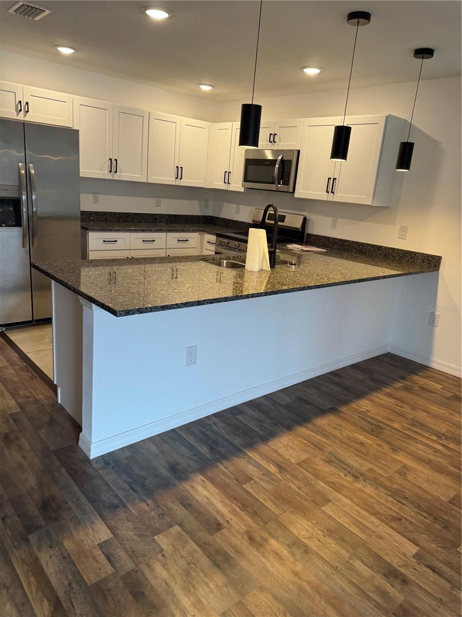 413 W BERESFORD AVE, DELAND, FL, 32720