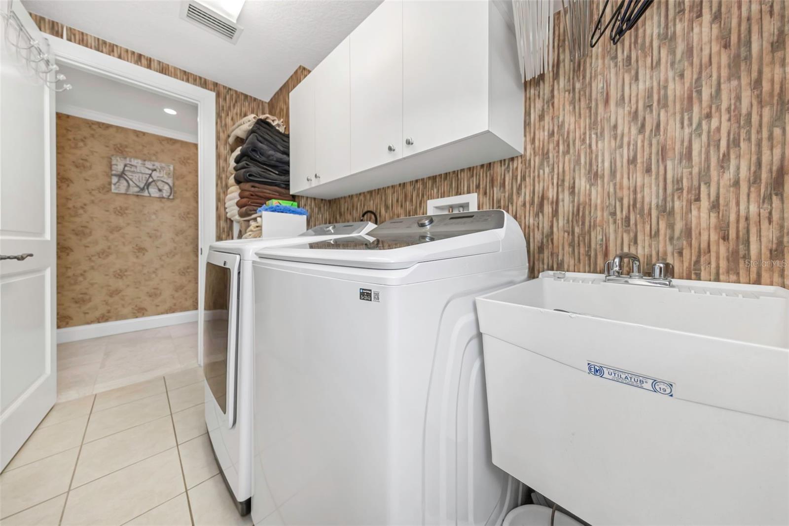 TB8468695 Property Photo