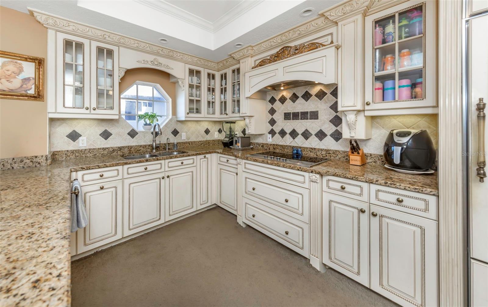 TB8468695 Property Photo