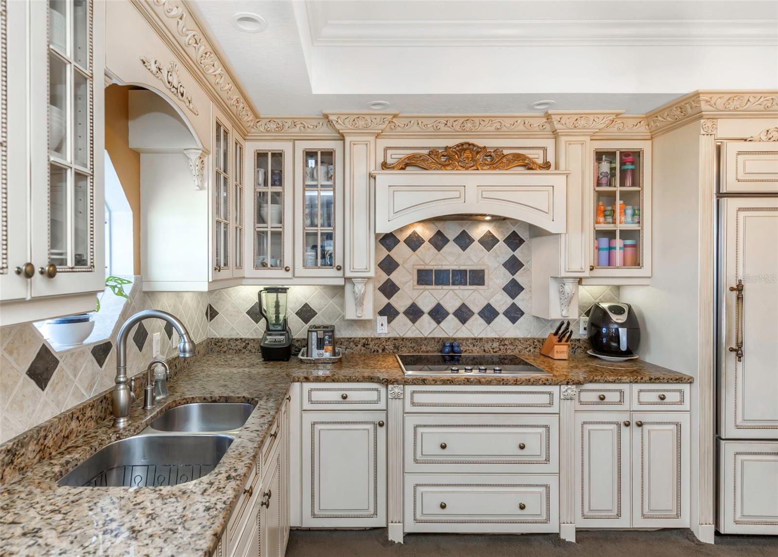 TB8468695 Property Photo