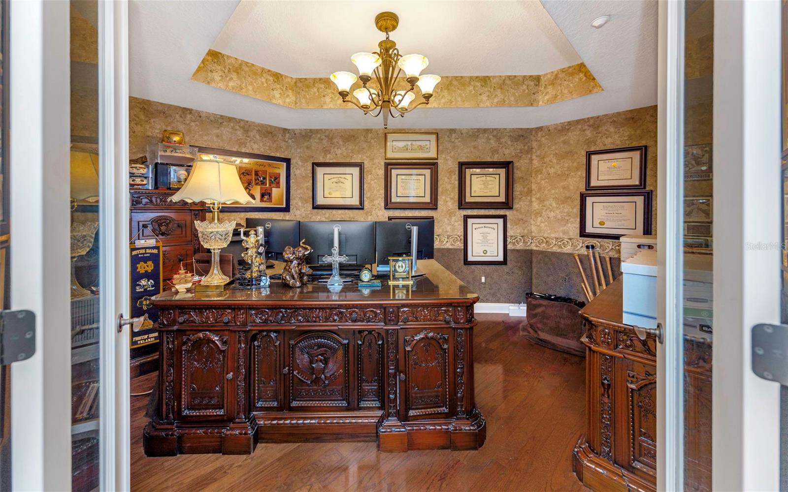 TB8468695 Property Photo