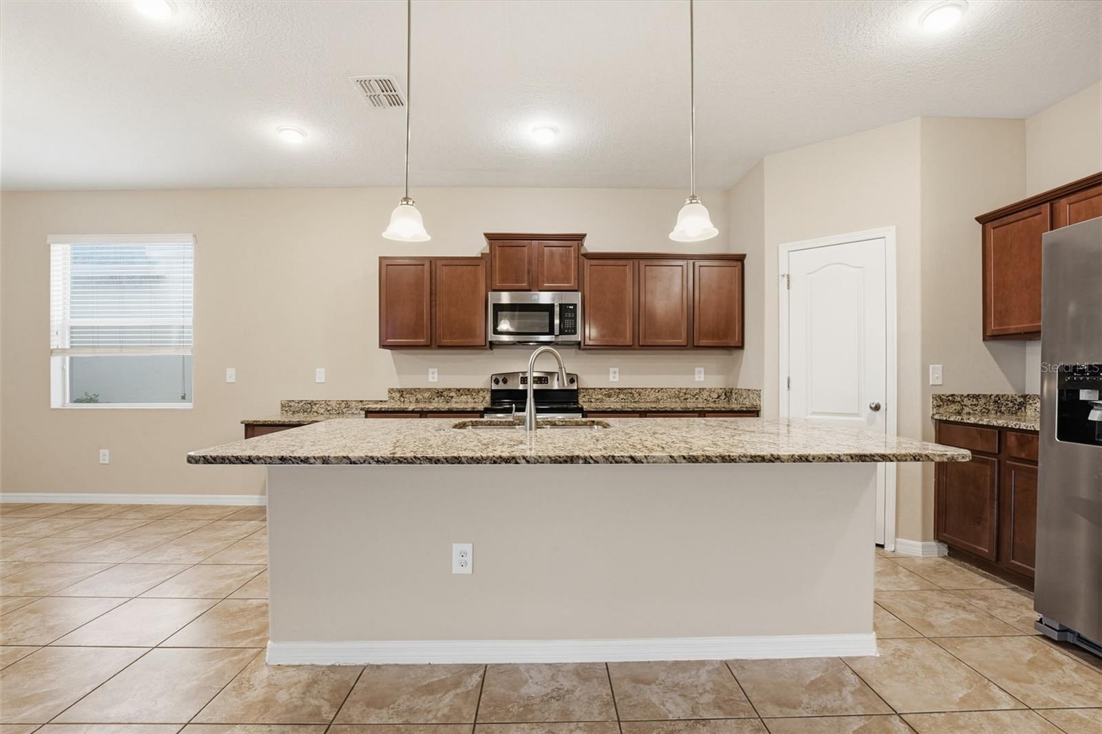 12024 STREAMBED DR, RIVERVIEW, FL, 33579