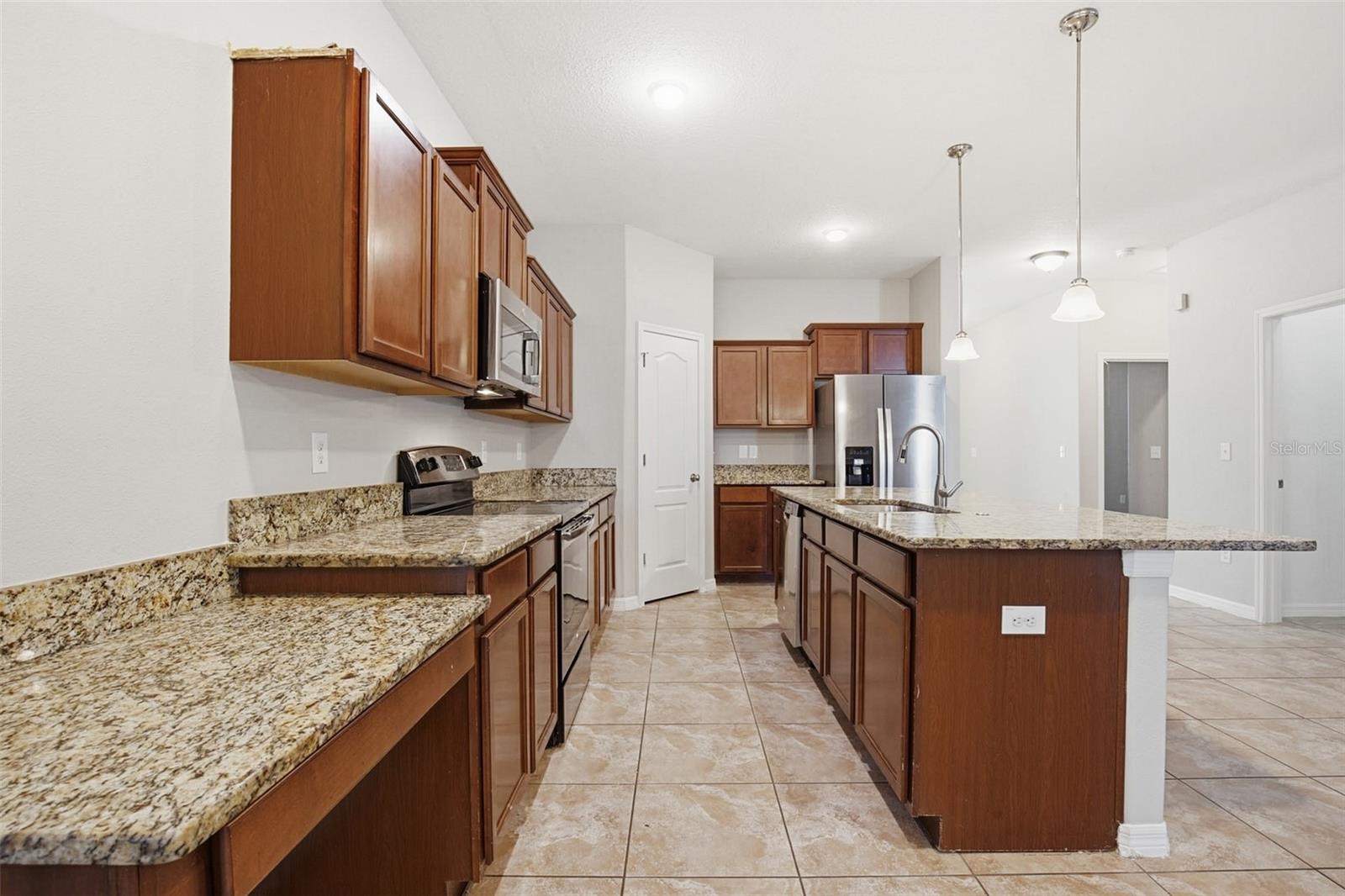 12024 STREAMBED DR, RIVERVIEW, FL, 33579