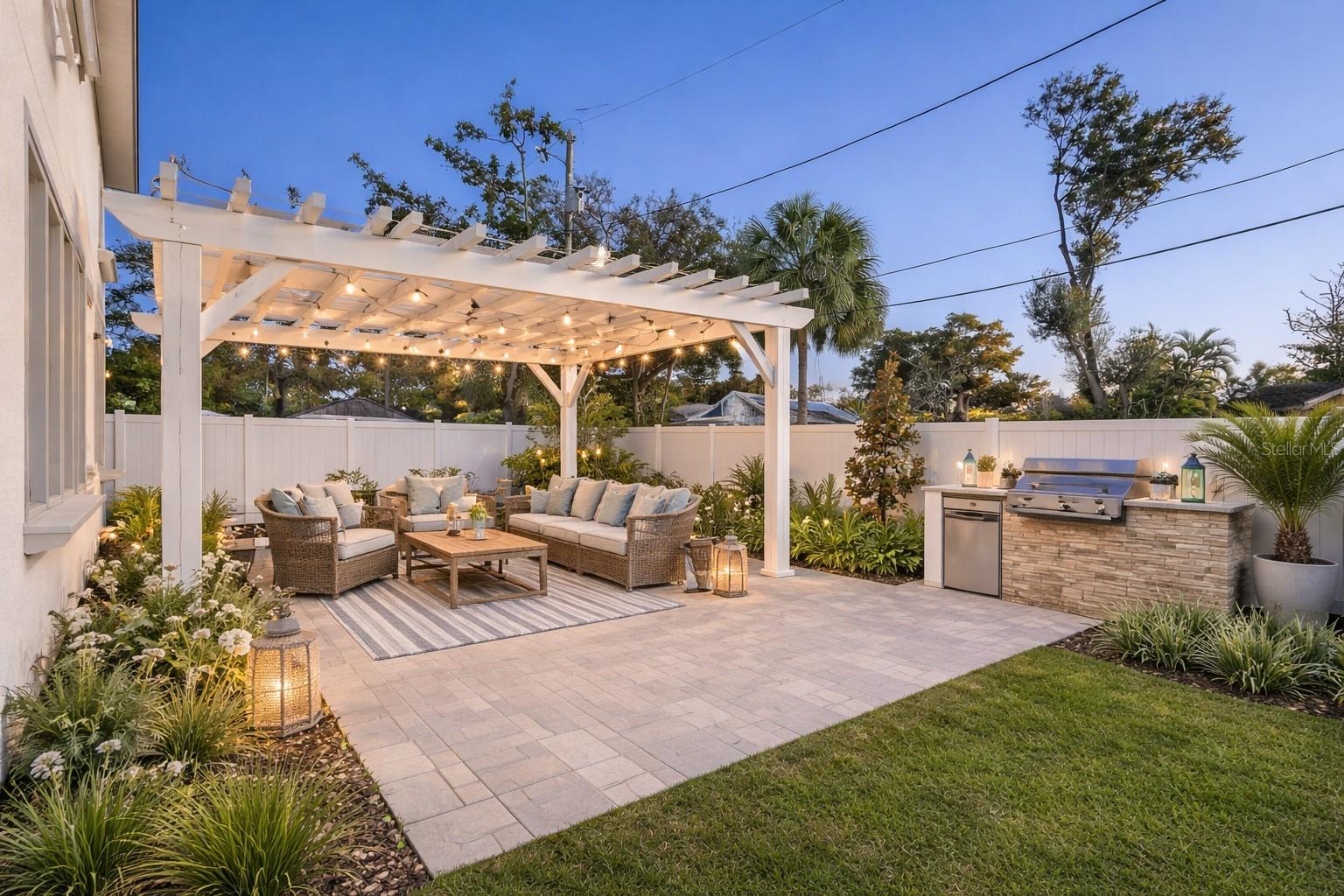 1066 8TH AVE S, ST PETERSBURG, FL, 33705