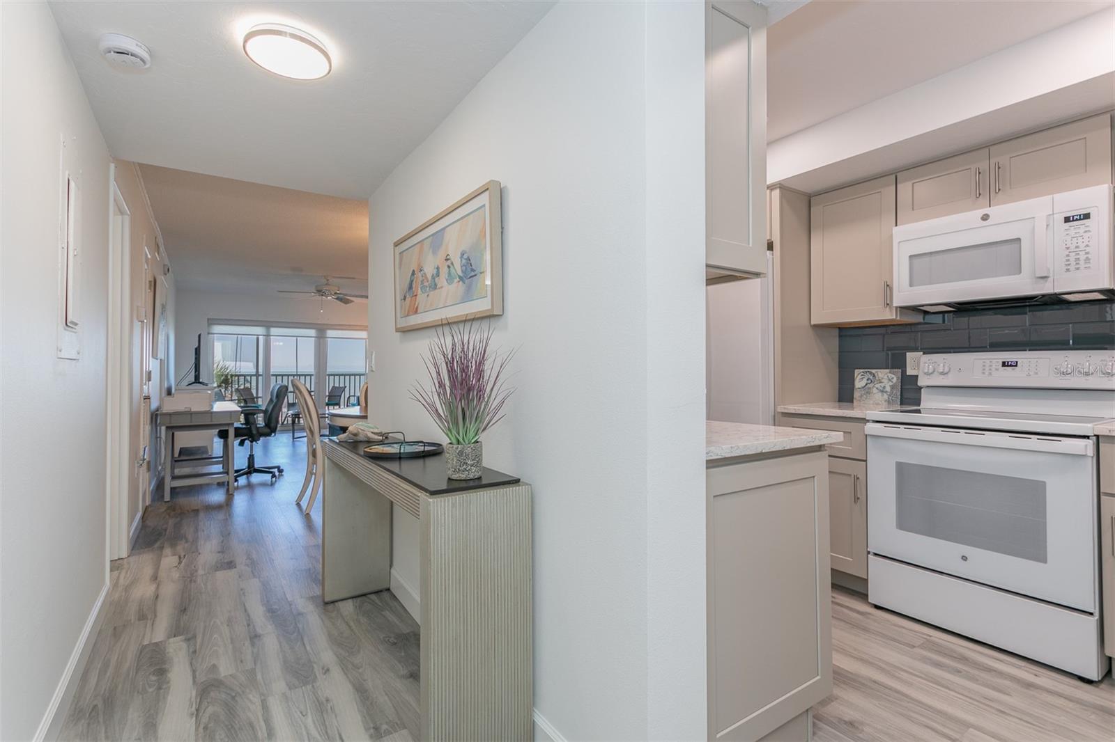 633 ALHAMBRA RD #305, VENICE, FL, 34285