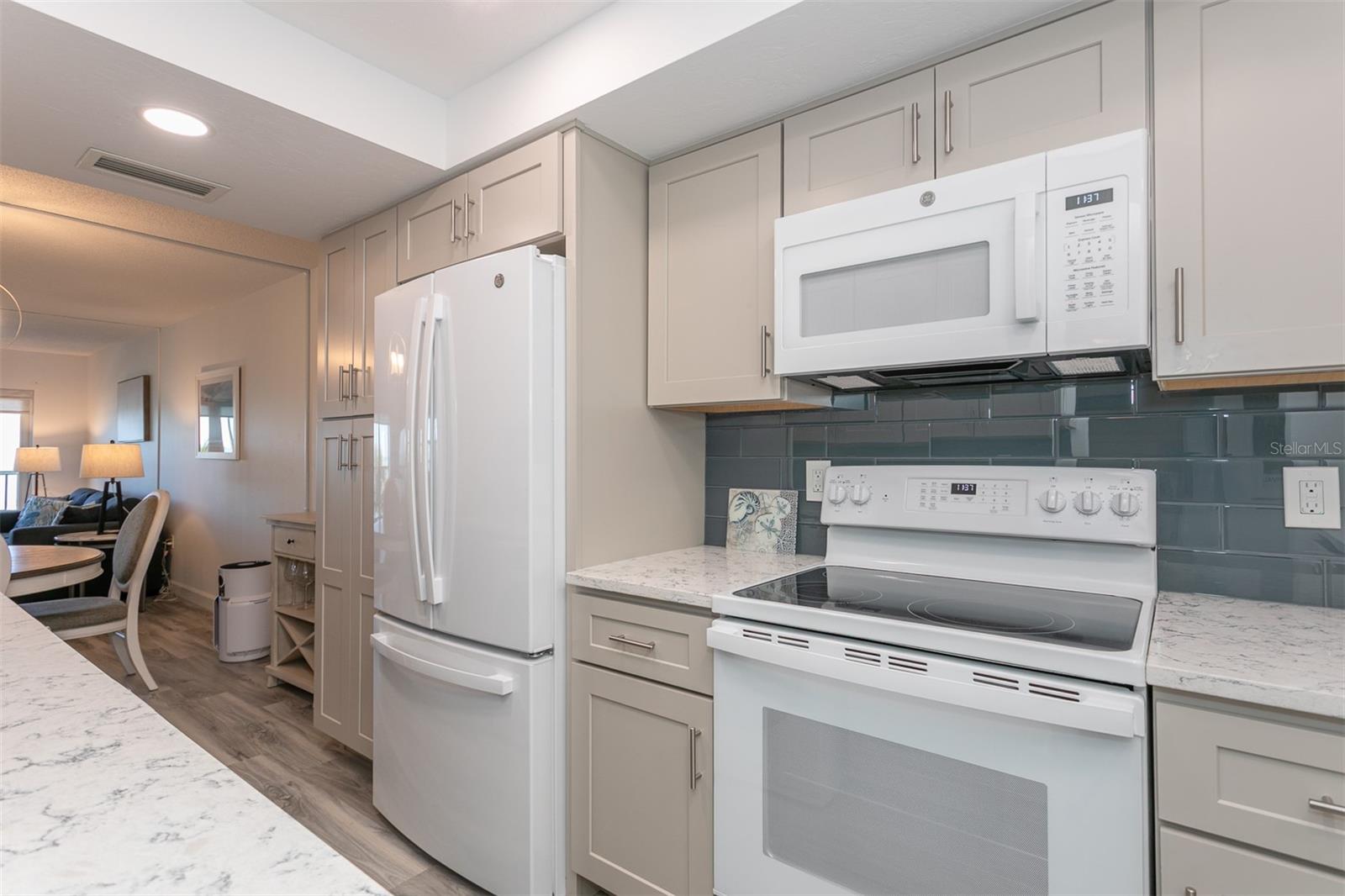 633 ALHAMBRA RD #305, VENICE, FL, 34285