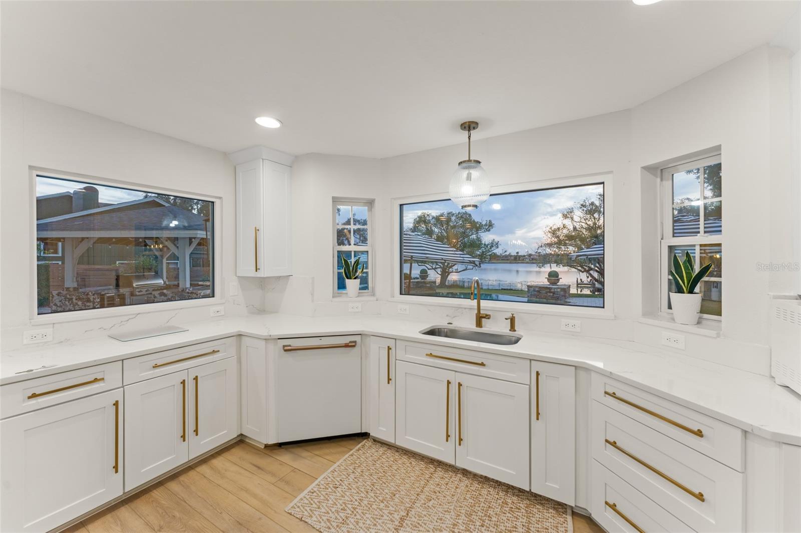 O6376859 Property Photo