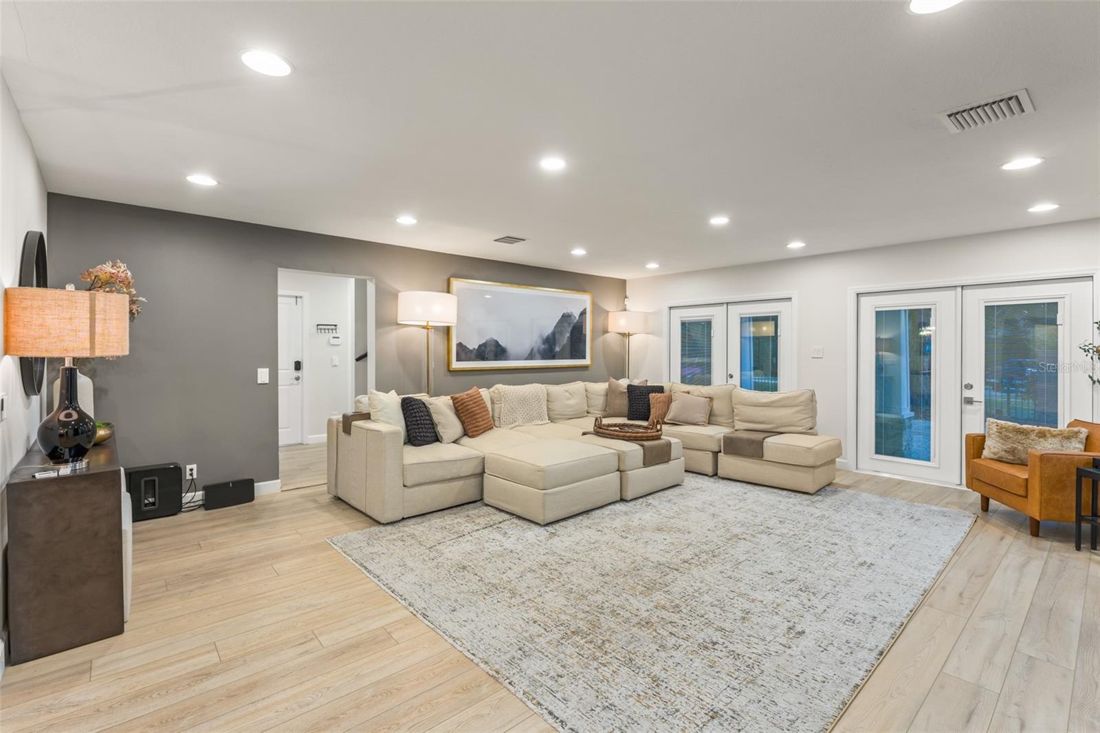 O6376859 Property Photo